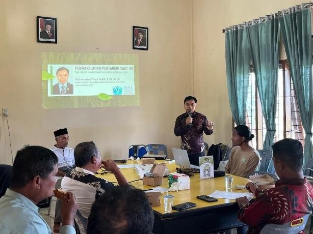 Pengabdian masyarakat digitalisasi produk pangan di Meureubo